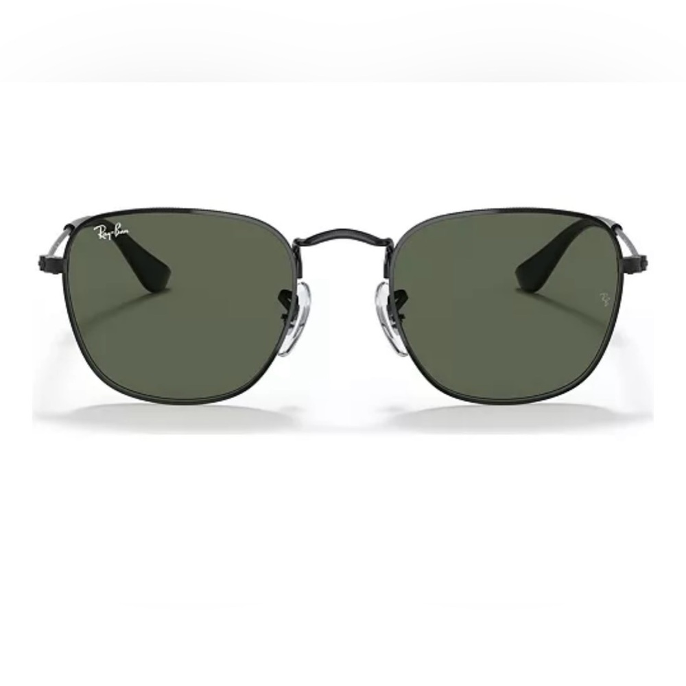 Children’s Ray-Ban Jr Sunglasses.